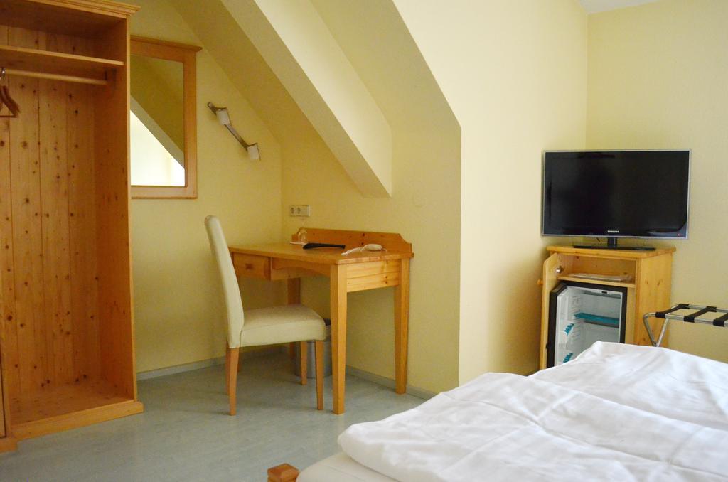 Hotel Alte Post - Am Rhein-ufer 3*